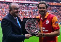 Galatasaray’dan Elmander’e plaket