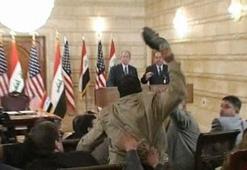 Bush'a ayakkabı fırlatan gazeteci milletvekili adayı oldu!