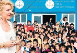 Minik hayranlarına sürpriz