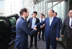 Bakanı Albayrak Çin'de enerji sektörünün temsilcileriyle görüştü