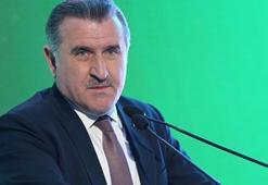 Bakan Bak'tan milli güreşçilere tebrik