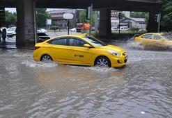 İki kentimizi yağmur vurdu! Ev ve iş yerleri zarar gördü