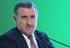 Bakan Bak, milli güreşçileri tebrik etti