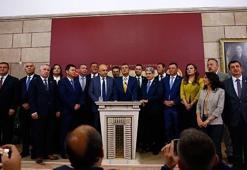 Son dakika: 15 vekil yeniden CHP'ye katıldı