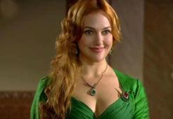 Meryem Uzerli'nin dudaklarını gören şaşıp kalıyor