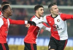 Robin van Persie imzayı attı