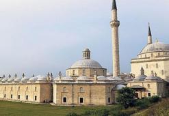 Edirne altın üçgende  üç Selatin camisi var