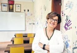 Yaratıcı ve eleştirel düşünen öğrenciler yetiştireceğim