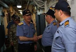 Orgeneral Akar'dan sert mesajlar