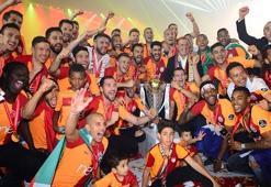 Galatasaray şampiyonluk kupasını aldı