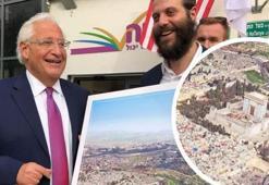 ABD'nin İsrail büyükelçisinden şok poz!
