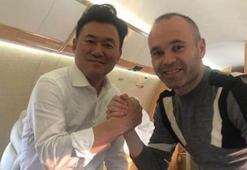 Andres Iniesta, Vissel Kobe'ye transfer oldu!