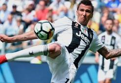 Resmi açıklama! Mandzukic ikna edildi...