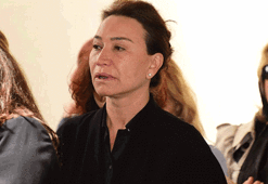 Demet Akbağ’dan anneye son bakış!