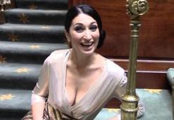 Zuhal Demir, Türkçe derslerine karşı çıktı