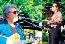 Kızıyla sahnede