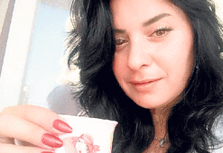 Beyaz diş hayaliyle  32 dişini kaybetti