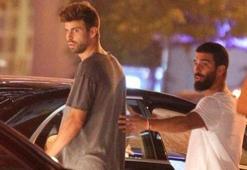 Arda Turan'dan Pique'ye davet