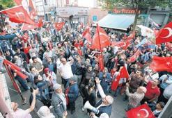 Gurbetçiler sokaklara döküldü