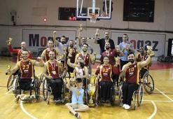 Galatasaray, şampiyonluk kupasını aldı