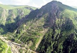 Dünyanın en tehlikeli yolu turizme açılıyor
