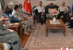 Genelkurmay Başkanı Akar, İncirlik Üssü'nü denetledi