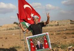 Gazze'ye Türkiye damgası! Türk bayrağı ellerden inmiyor...