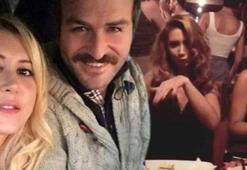 Acısını çabuk unuttu! Dansözlü parti...