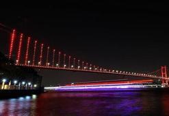 15 Temmuz Şehitler Köprüsü'nde ışıklar "özel sporcular" için yandı