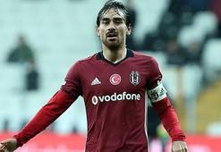 Beşiktaş'ta Veli Kavlak ile yollar ayrıldı