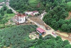 Rize'de 1 ev çöktü, 20 ev boşaltıldı, mahsur kalanlar kurtarıldı