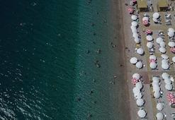 Antalya'da sıcak havada deniz keyfi