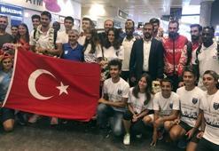 Atletizm Milli Takımı yurda döndü