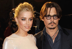 Johhny Depp’ten eski eşine şok suçlama: Yatağın ortasında buldum