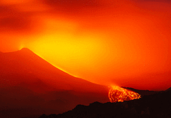 Etna Yanardağı yeniden faaliyete geçti!