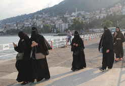 Araplar, Türkiye'de bunu ilk kez yapıyor