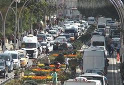 Bayburt'ta nüfus üç katına çıktı, araba park edecek yer kalmadı!
