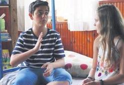 'Bücür' için işaret dilini öğrendi