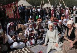 Emine Erdoğan, Kırgızistan’ın Kırçın Yaylası’nda kurulan Etno Şehir’i ziyaret etti
