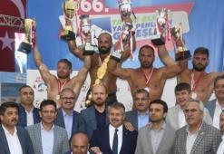 İsmail Balaban çekildi, Orhan Okulu başpehlivan oldu