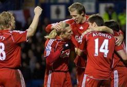 Crouch: Xabi Alonso'nun eşine aşık oldum