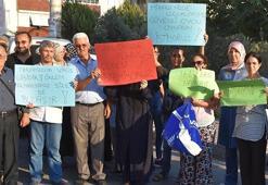 Mahalleli isyan etti! Balkona çıplak çıkan kızlı erkekli...