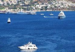 Yüzen saray Bodrum'da! 100 metre yakınına kimse yanaşamıyor