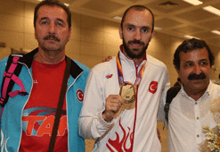 Ramil Guliyev'in antrenörü Oleg Mukhin, Türk vatandaşı oldu