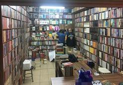 Kadıköy'de korsan kitap operasyonu