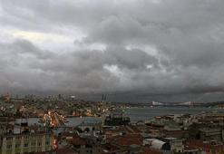İstanbul'da gökyüzünü kara bulutlar kapladı
