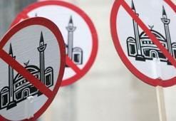 Hollanda'da İslamofobi: Cami önünde eylem!