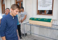 Kayıp Bayram'ın kemikleri tabutuyla defnedildi