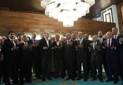 Cumhurbaşkanı Erdoğan, Orgeneral Hulusi Akar Camii'nde Kur’an okudu