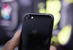 Siyah iPhone 7 modellerinde çizilmeye son